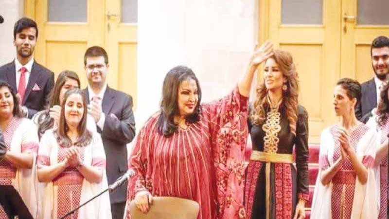 Zain Awad on stage with the veteran artist Samira Tawfiq